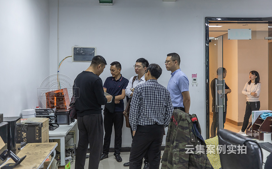 ���K����늱�